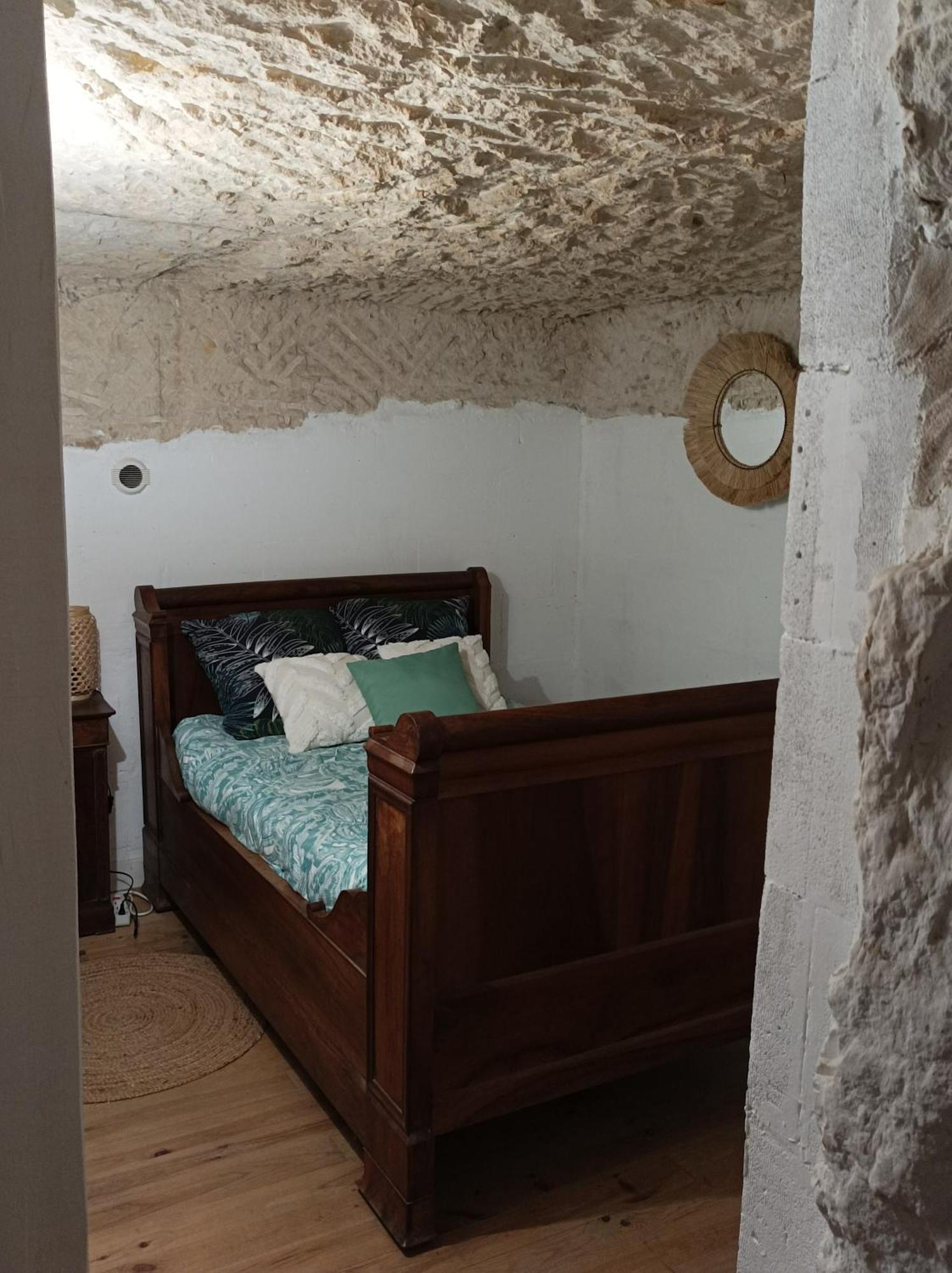 Gite Des Perreyeurs - Maison Troglodyte Avec Vue Sur Loire Montsoreau Eksteriør billede