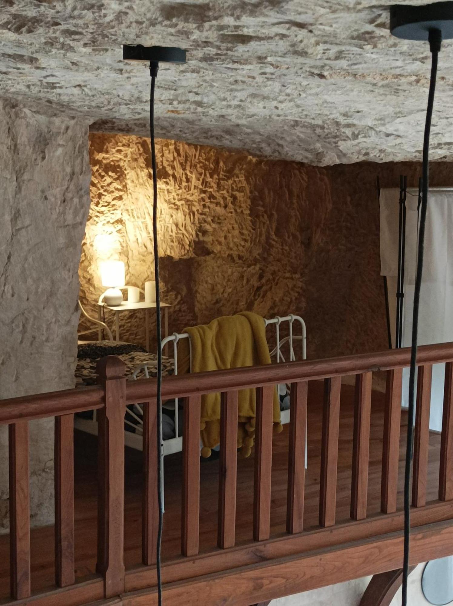 Gite Des Perreyeurs - Maison Troglodyte Avec Vue Sur Loire Montsoreau Eksteriør billede
